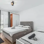 Apartman Massa 200 M To The *